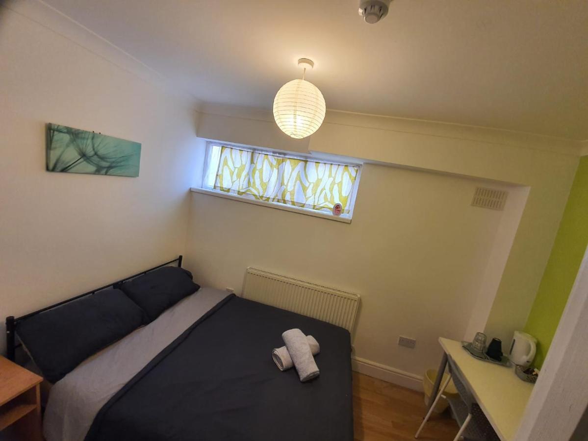 Eastwood Rooms Goodmayes Esterno foto